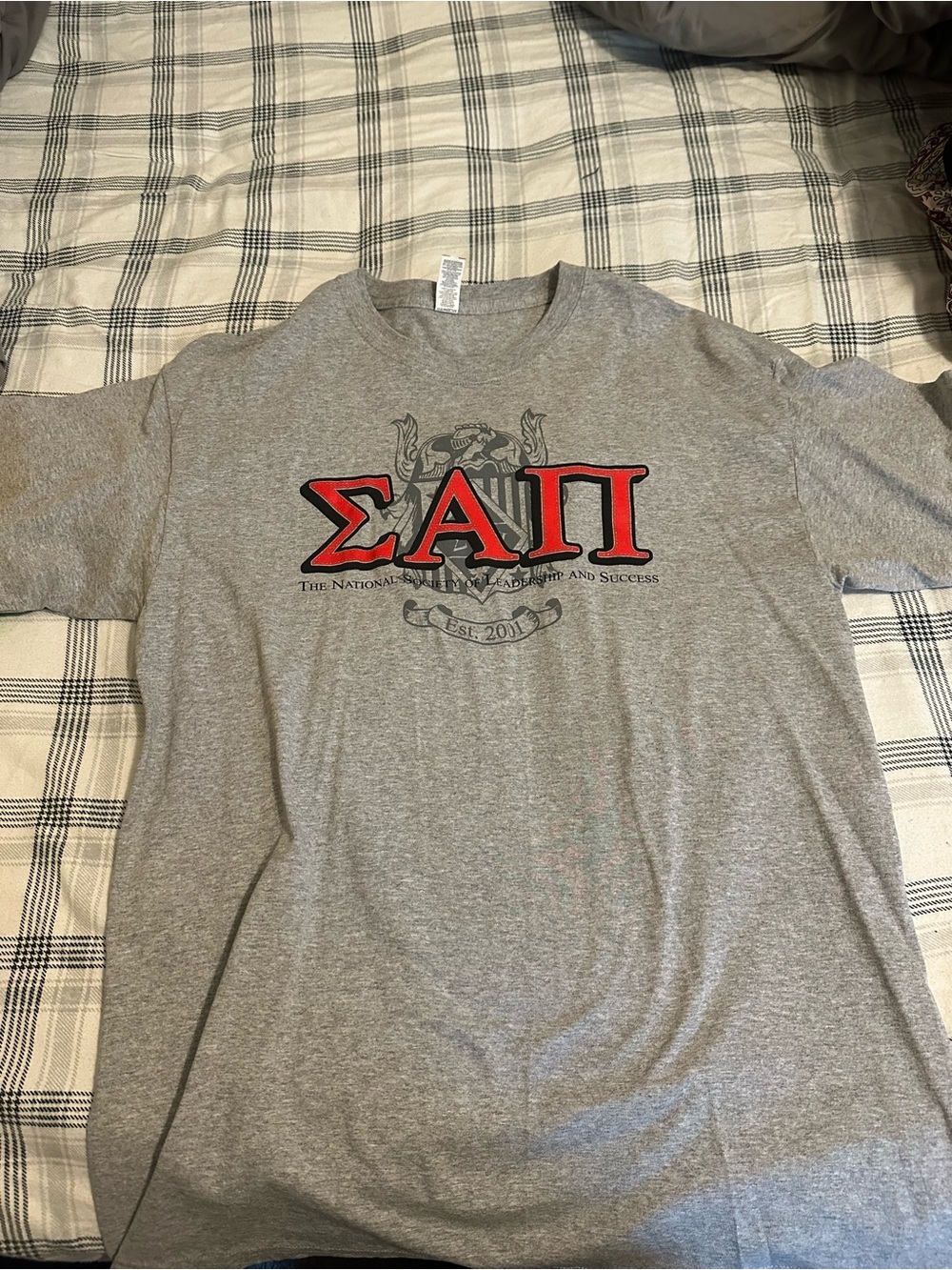 Red Letter Crest Gray Short Sleeve Tee
